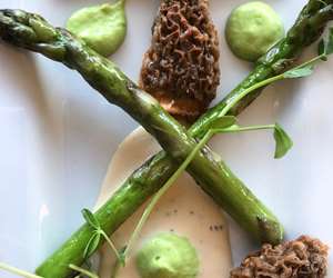 Morels and asparagus 