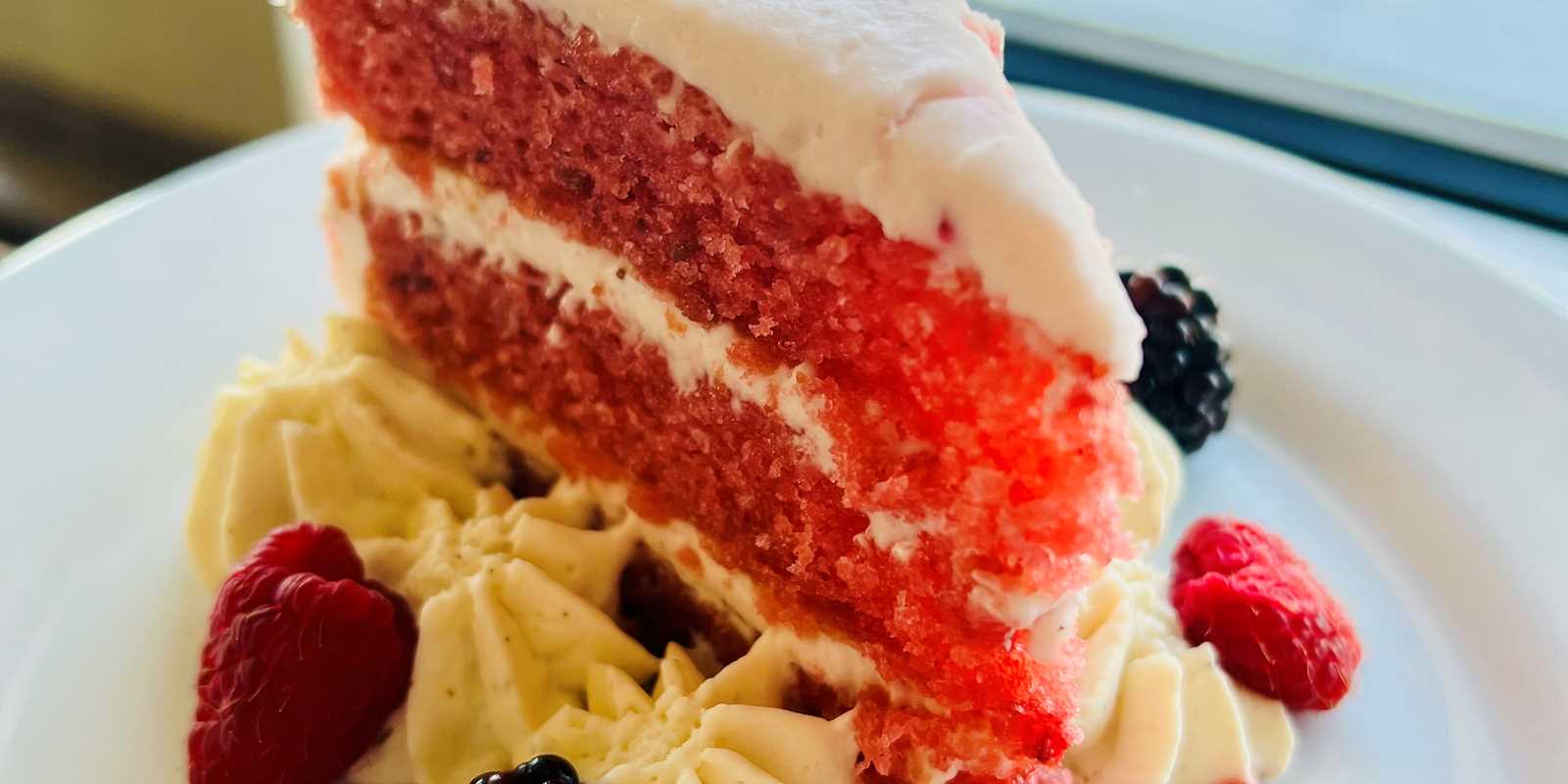 Strawberry cake with cream cheese frosting 